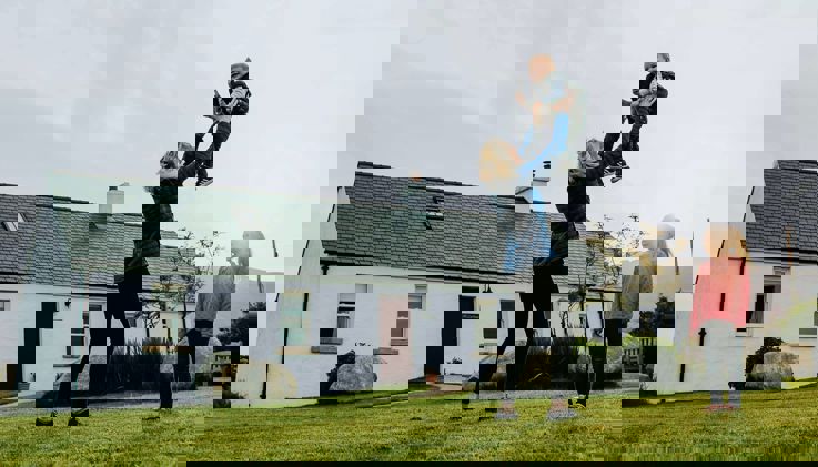 Family enjoying their stay at Kribben Cottages in Newcastle